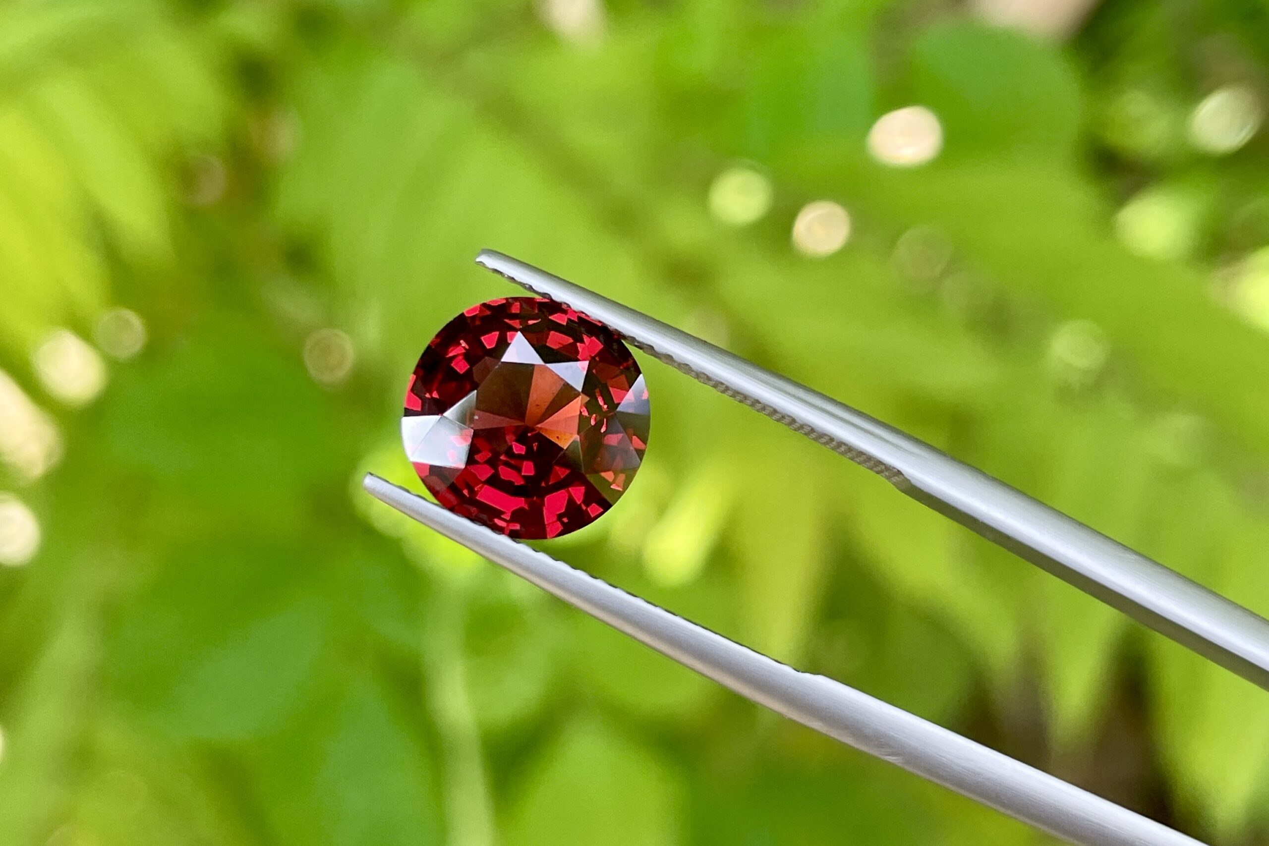 Garnet round shape, 4.30 carats - Image 2