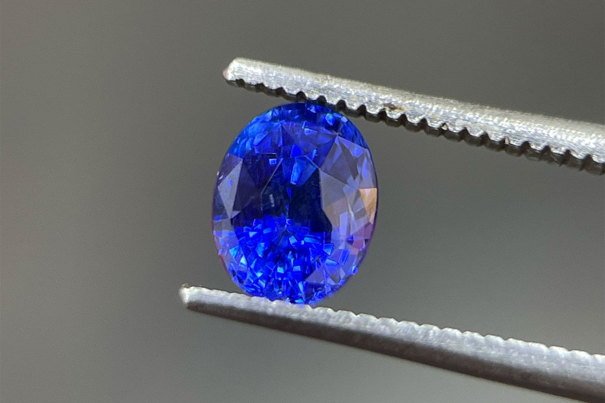 Unheated blue sapphire oval shape, 1.03 carats - Image 3