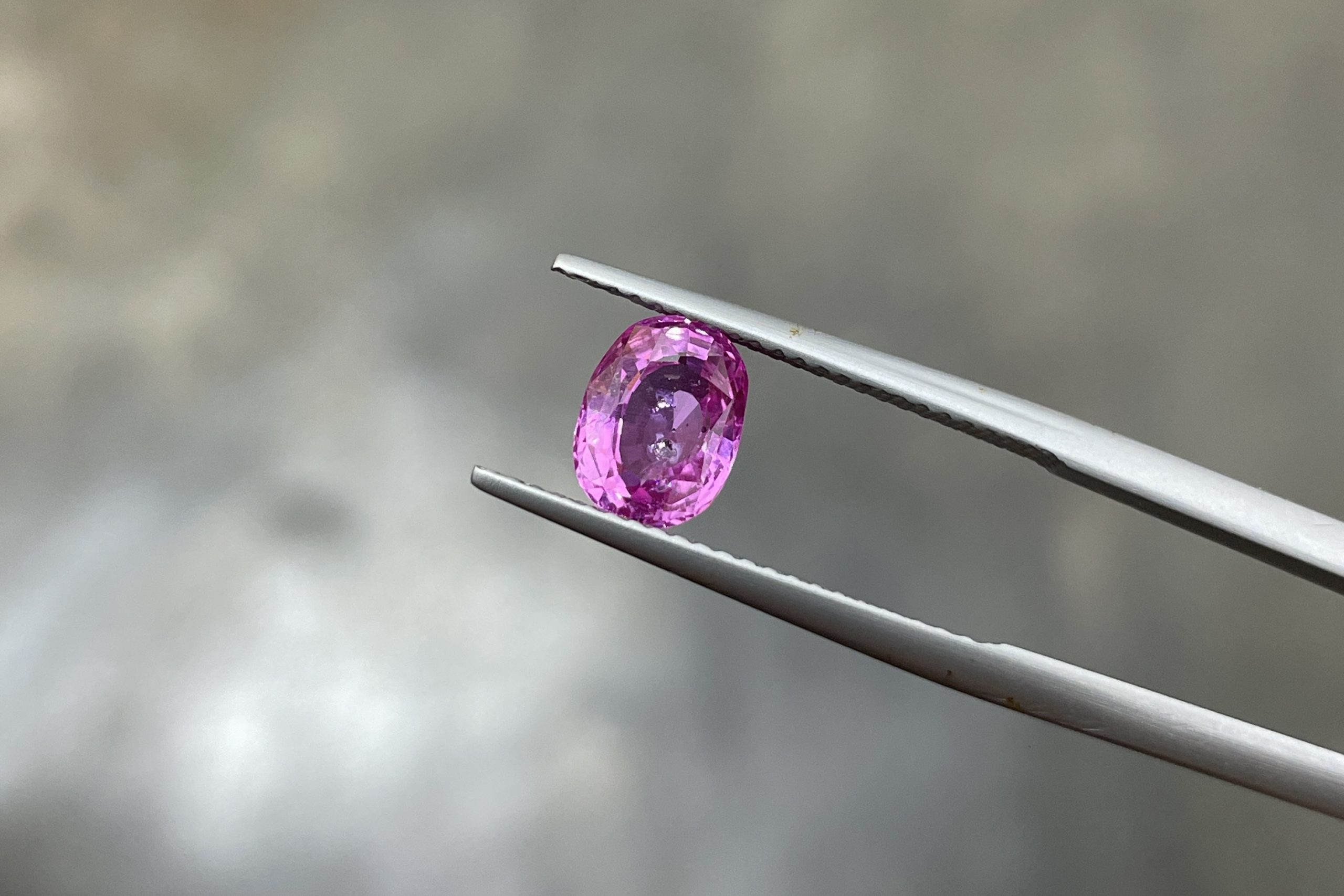 Pink sapphire oval shape,1.75 carats